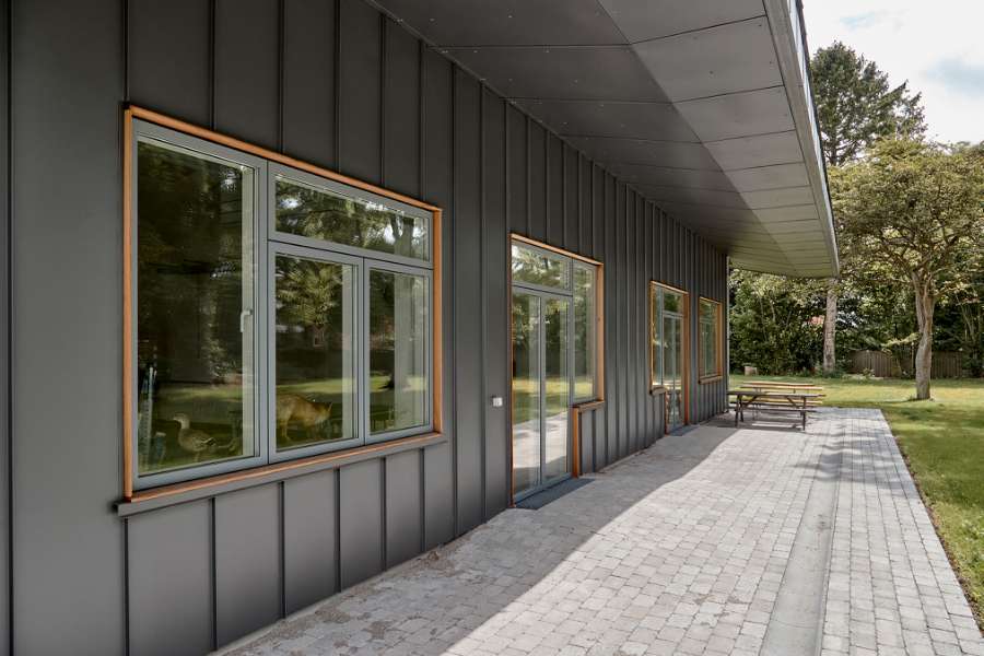 Die Sankt-Birgitta-Schule erhält einen supereleganten „Stahlpavillon“, Privatschule – Østergade 64, 4930 Maribo, Dänemark